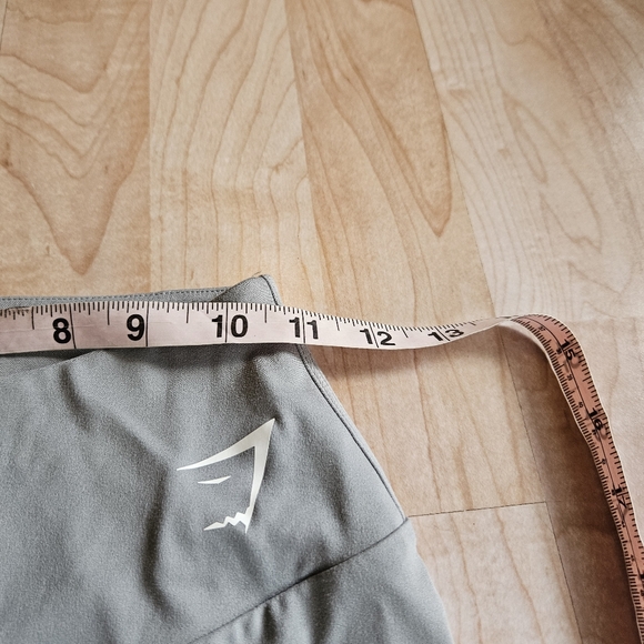 Gymshark Gray Leggings for Ultimate Comfort - Picture 6 of 14